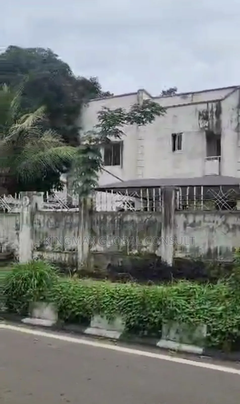 For Sale :
It's an Old Structure at Maitama. Land Size =937sqm in Maitama