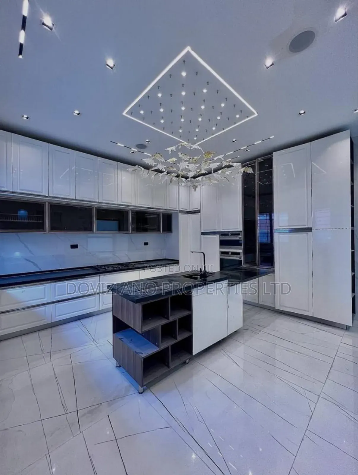 5bdrm Duplex in Ikate for sale in Ikate