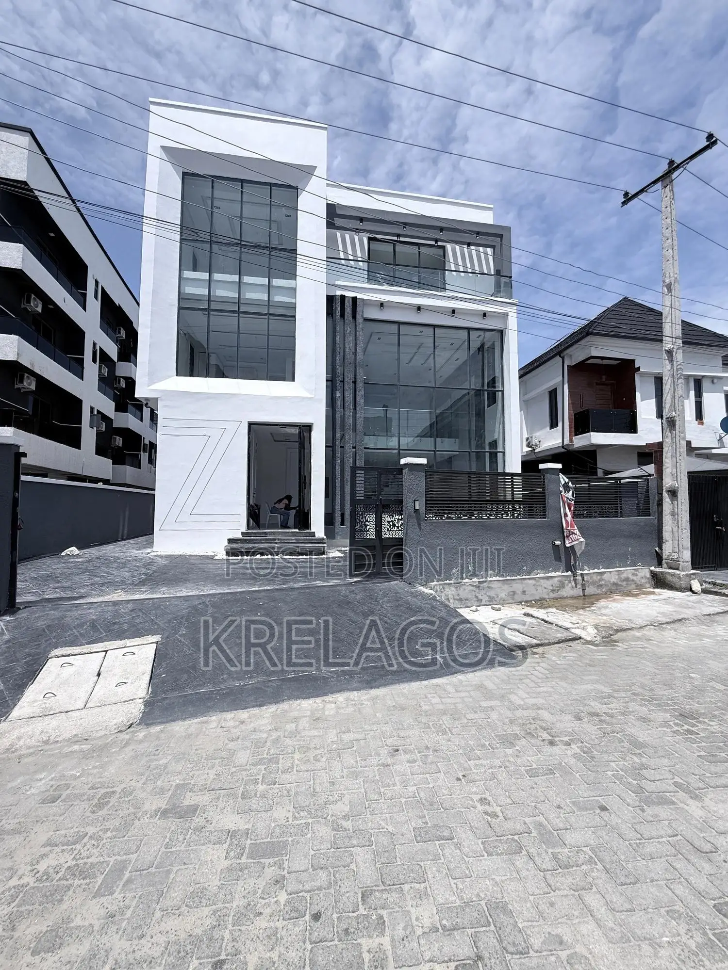 5bdrm Duplex in Ologolo for sale in Ologolo