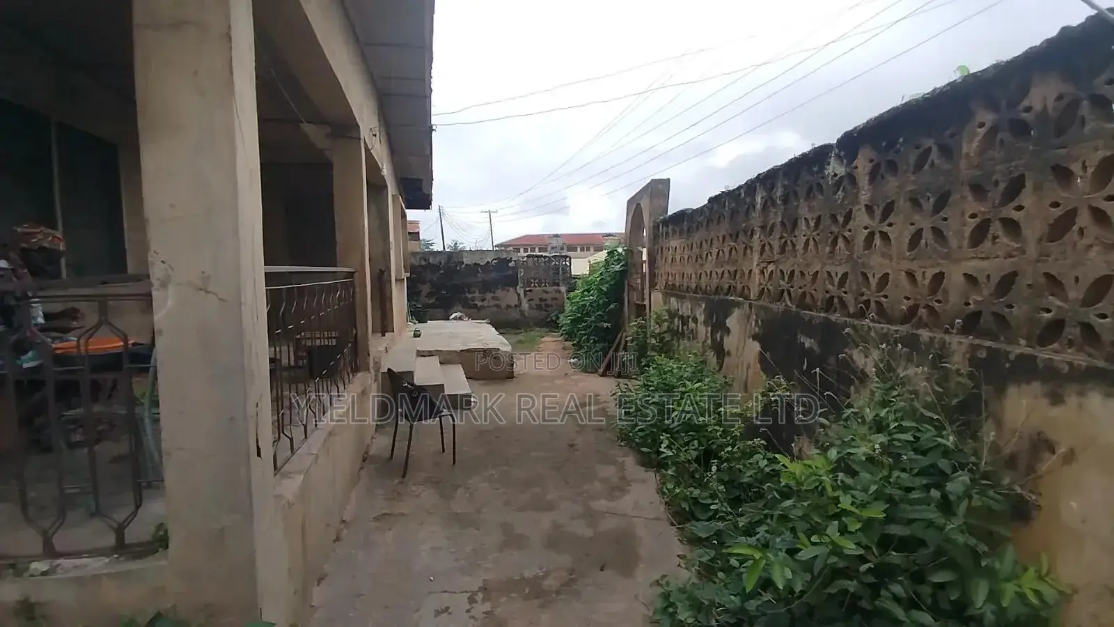Hot Deal! Land With Demolishable Building Near Oau Road 7 Gate, Ife in Ife