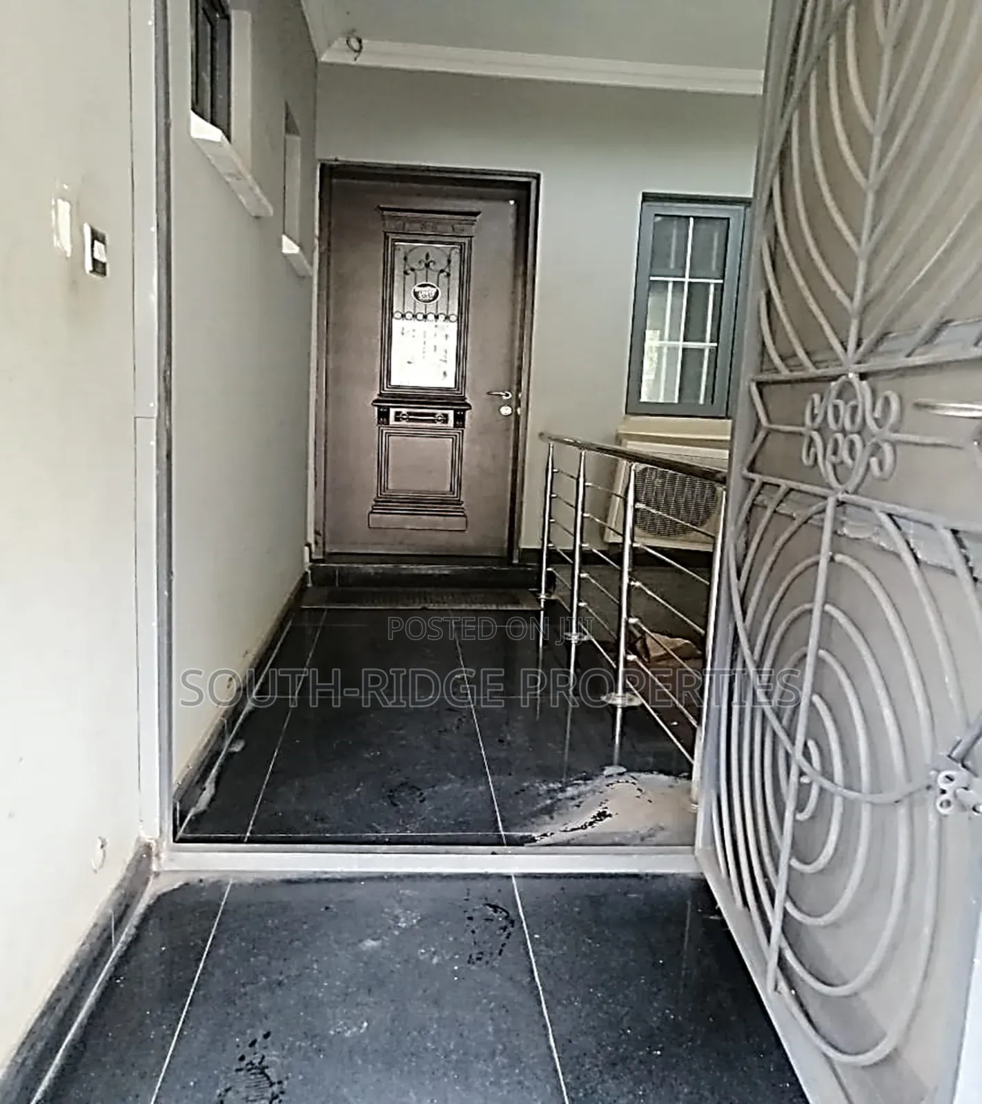 6bdrm Duplex in Legislative Quarters, Apo District for sale in Apo District
