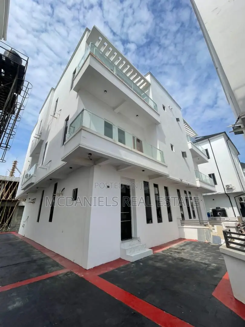 Furnished 5bdrm Duplex in Chevron for sale in Chevron