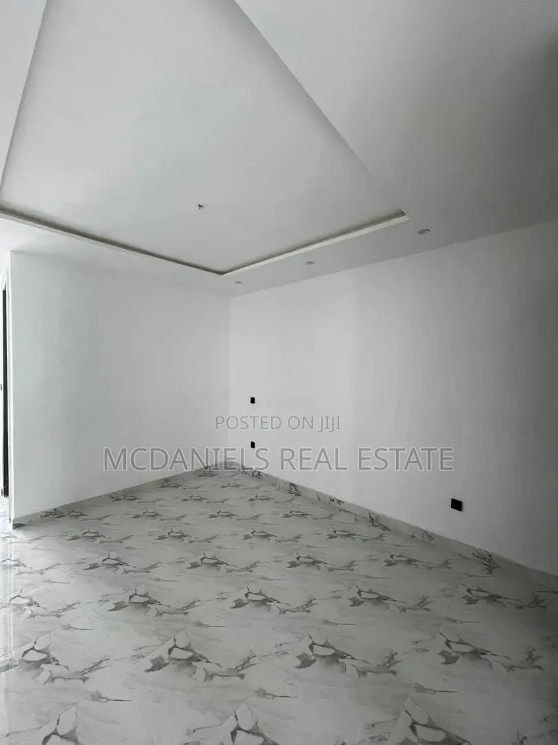 Furnished 5bdrm Duplex in Chevron for sale in Chevron
