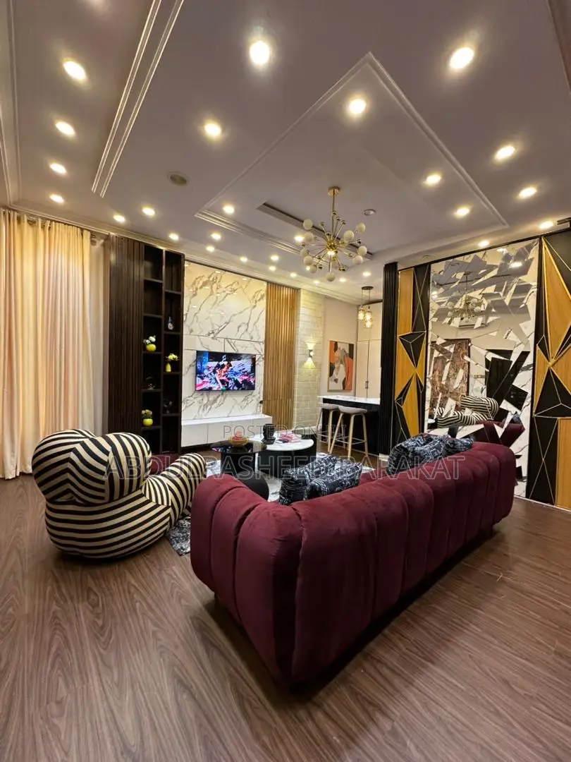 Aesthetically Pleasing Luxury 1 Bedroom Apartment in Chevron