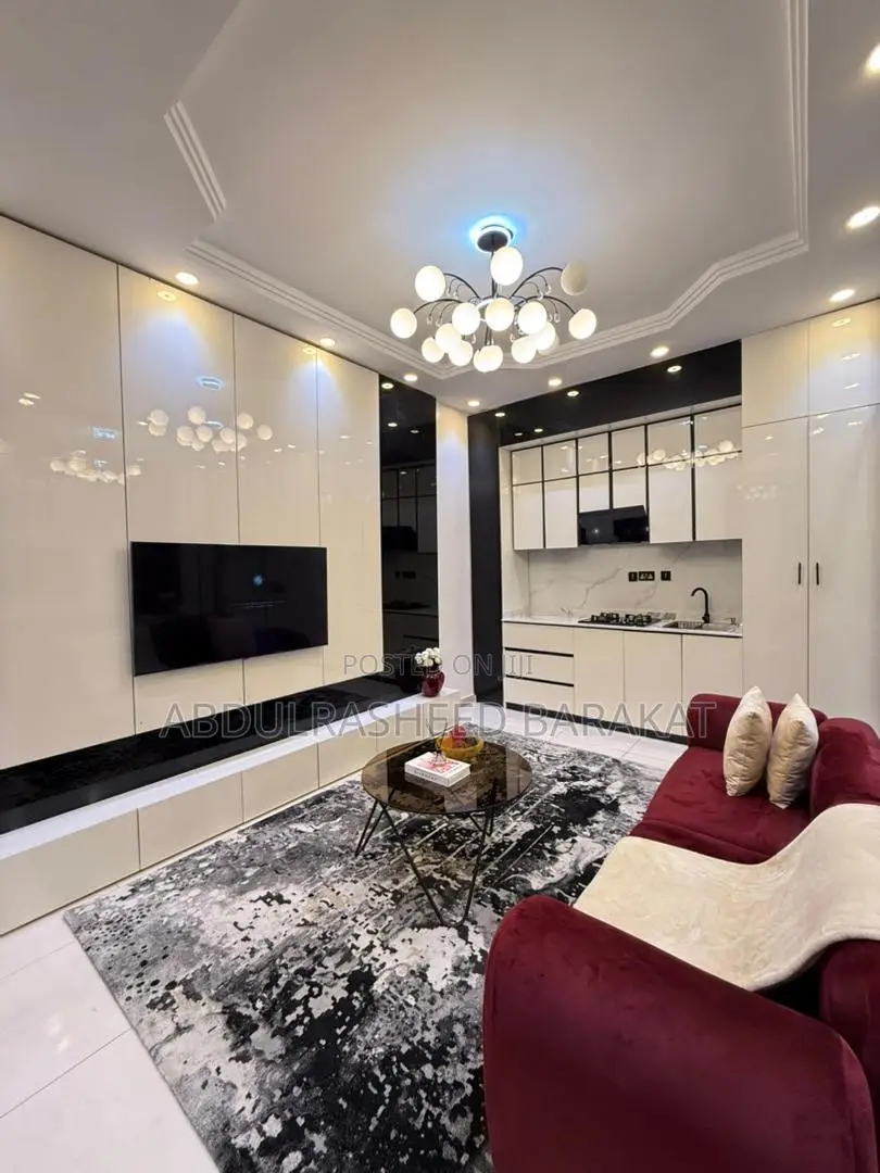 1 Bedroom Apartment With a Private Cinema and Bathub in Osapa london