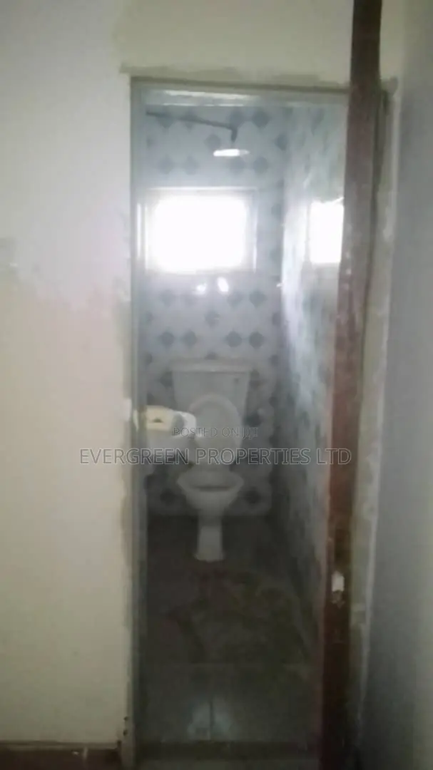 5bdrm Duplex in Old Bodija for rent in Old Bodija