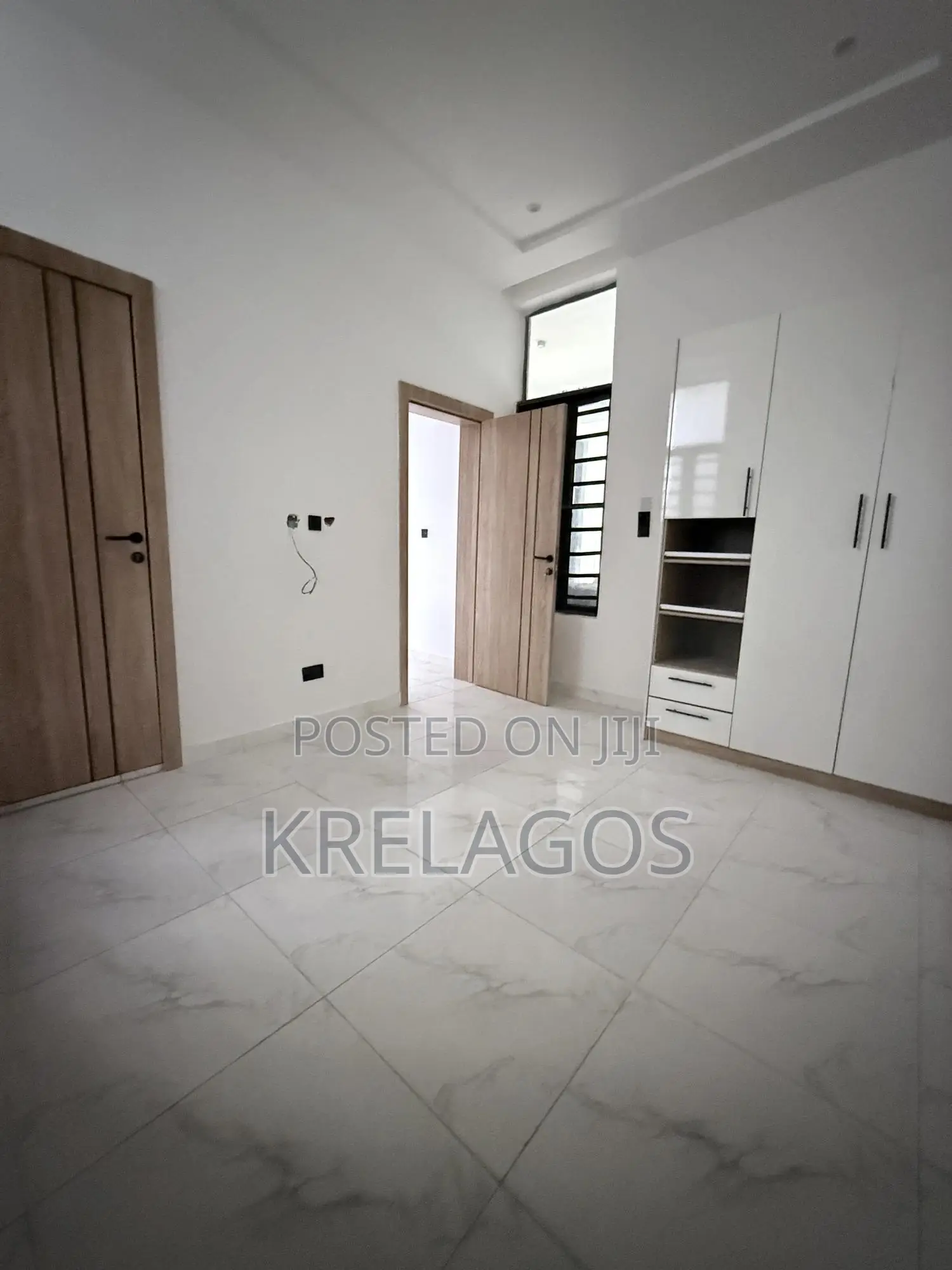 4bdrm Duplex in Ologolo for sale in Ologolo