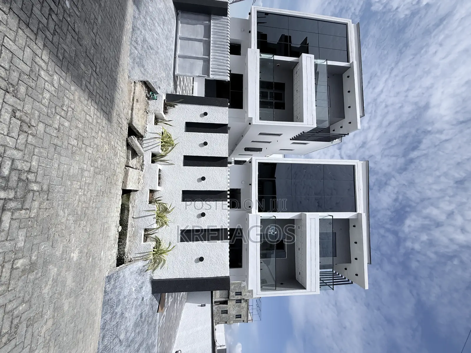 5bdrm Duplex in Ologolo for sale in Ologolo