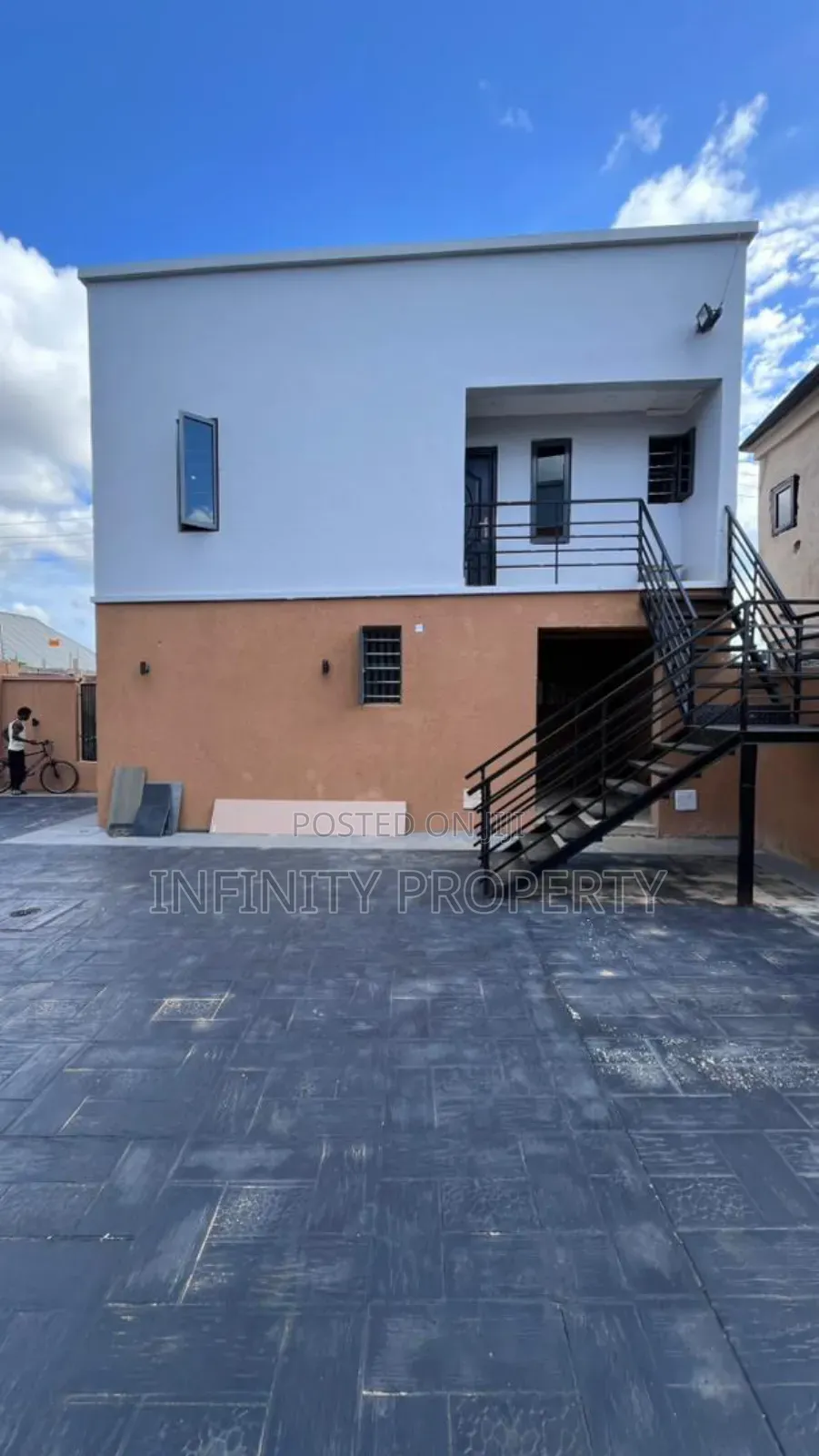 3bdrm Duplex in Okoromi, Benin City for sale in Benin City