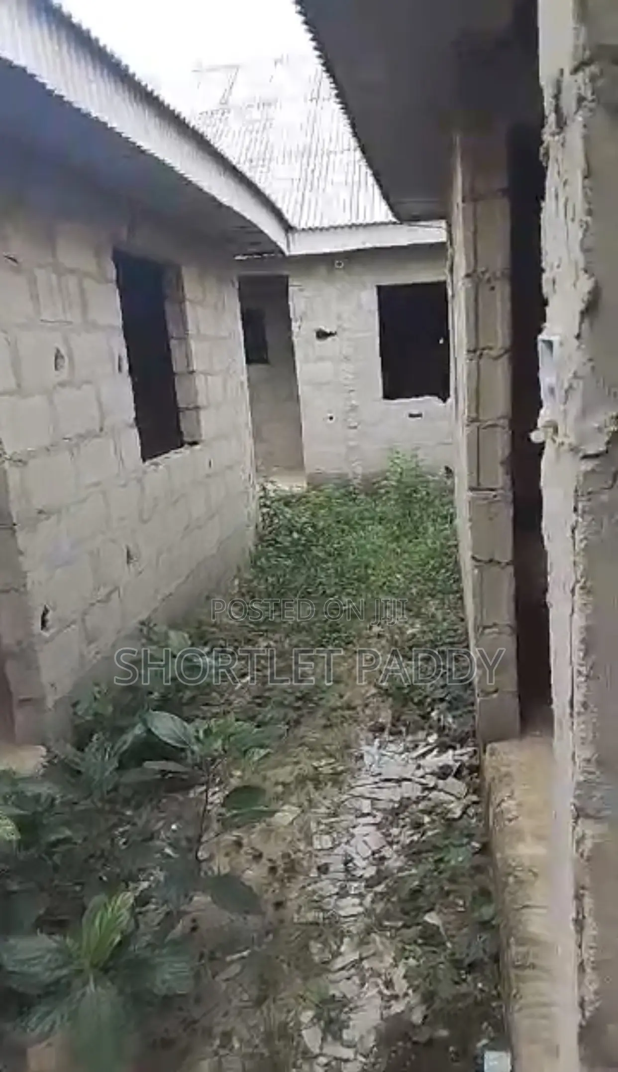 1bdrm Block of Flats in Bayeku, Ikorodu for sale in Ikorodu