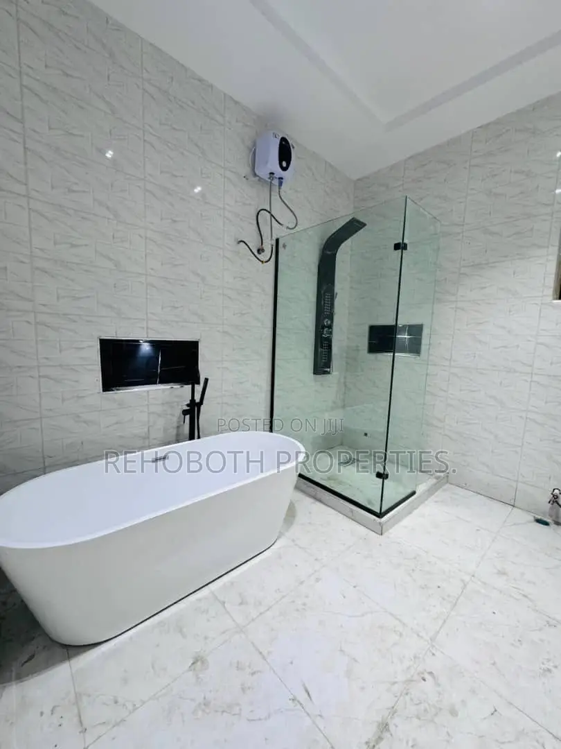 4bdrm Duplex in Aare, Oluyole for sale in Oluyole