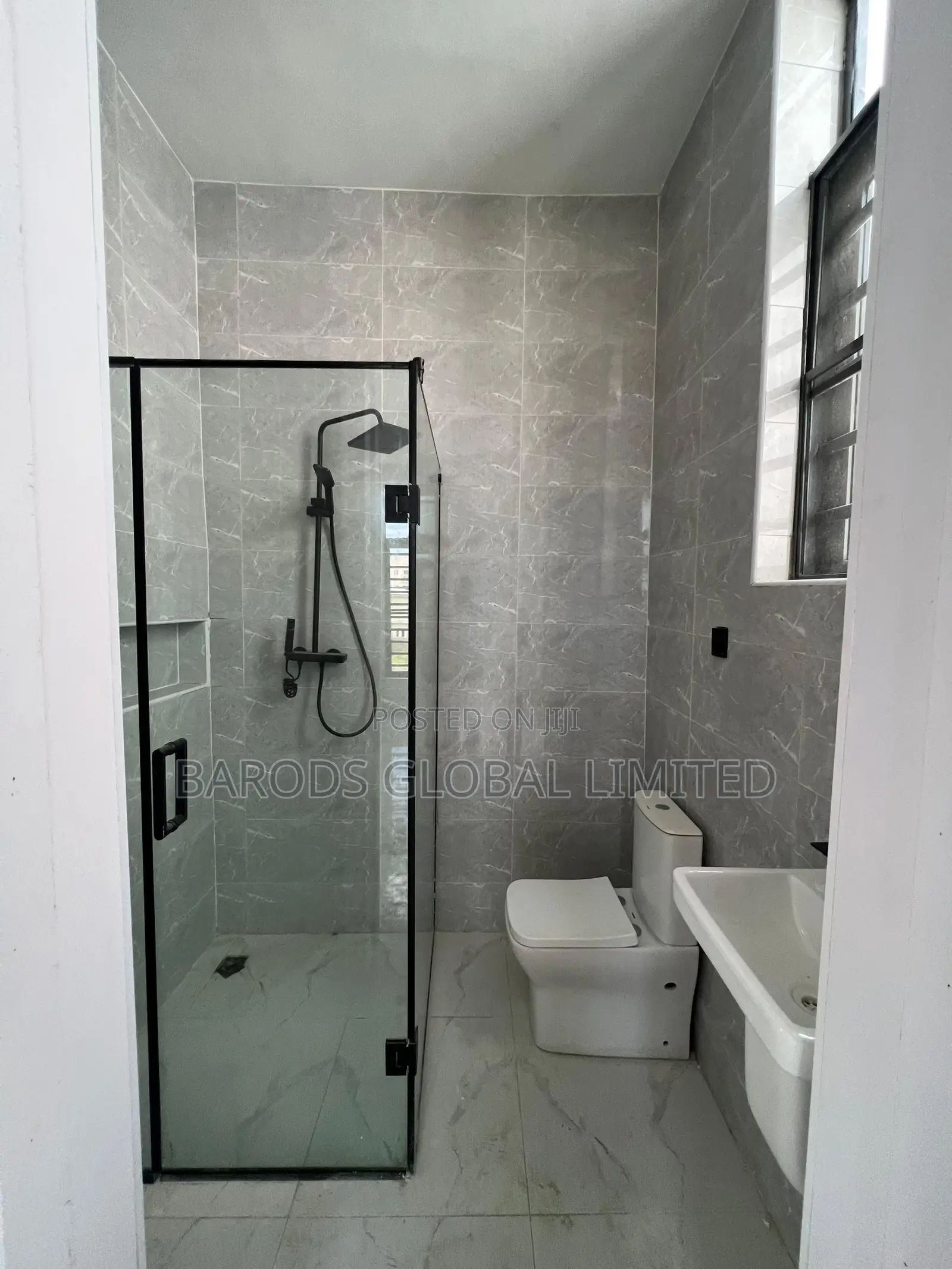 Furnished 5bdrm House in 2Nd Toll Gate, Lekki, Peninsula Estate in Peninsula Estate