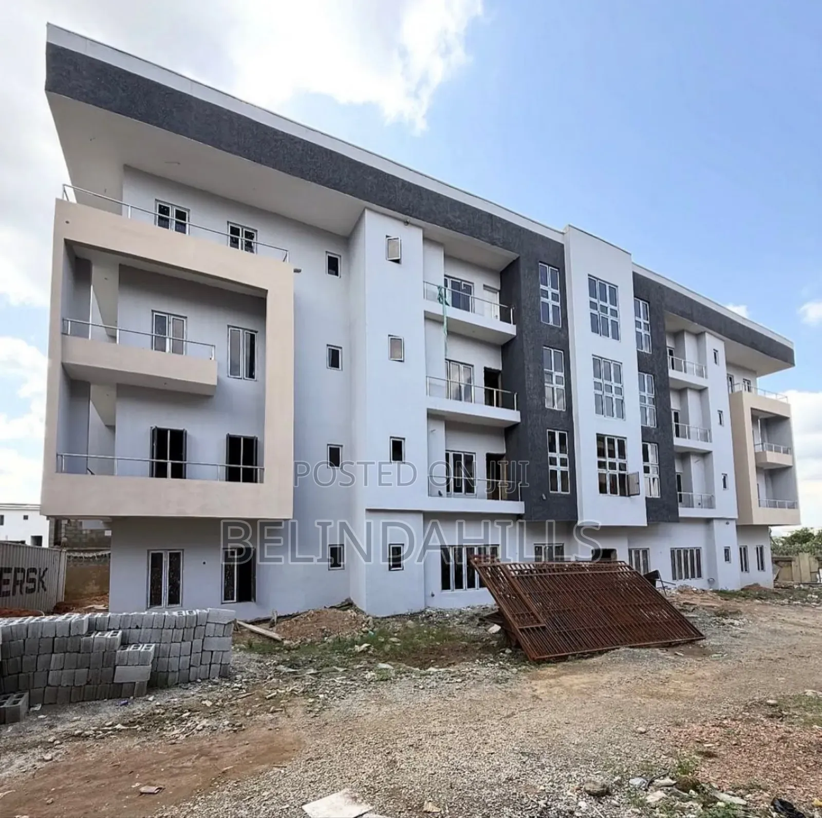 3bdrm Block of Flats in Wuye for sale in Wuye
