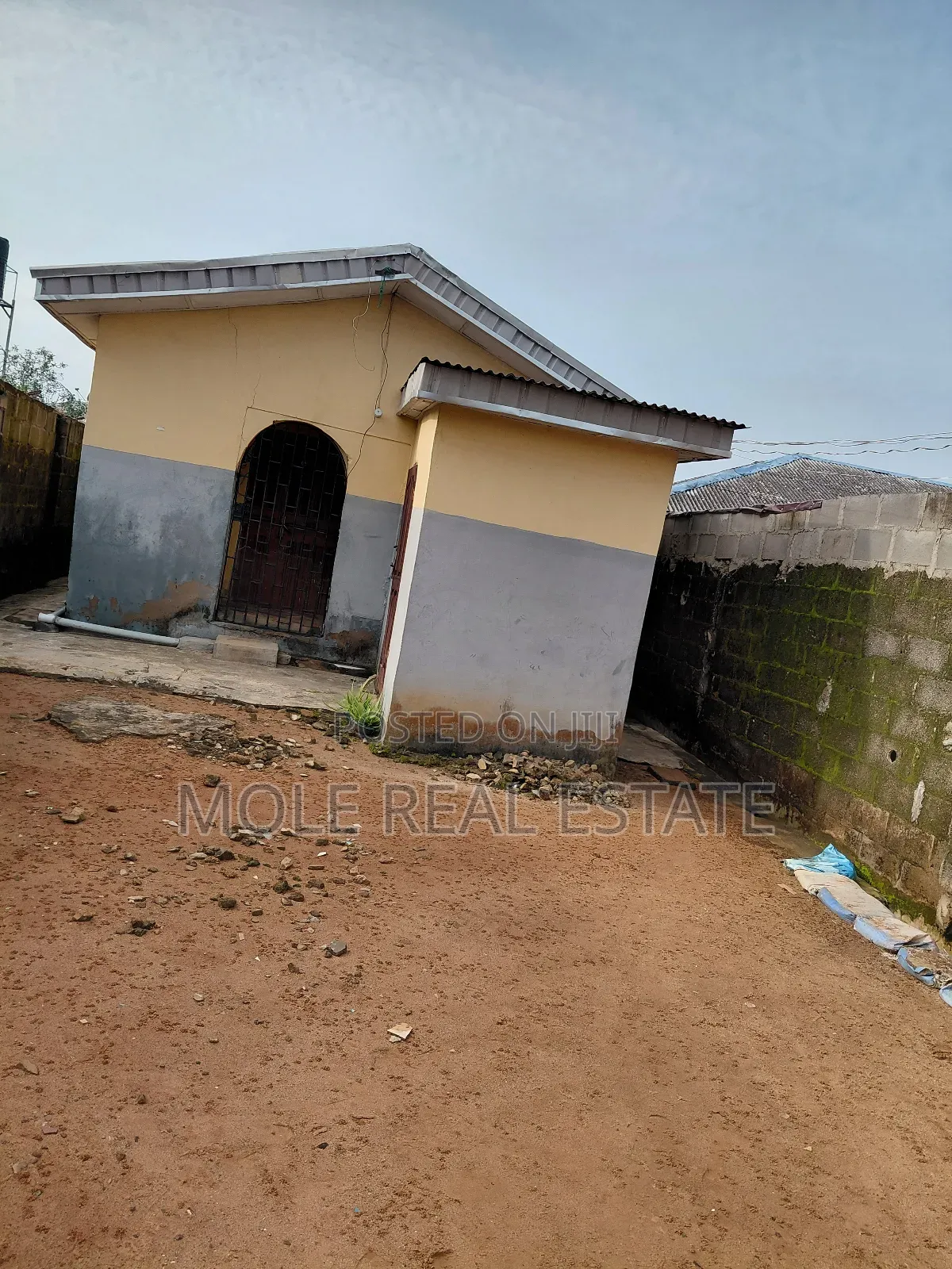 3bdrm Bungalow in Ishitu Iguando, Ikotun/Igando for sale in Ikotun/Igando