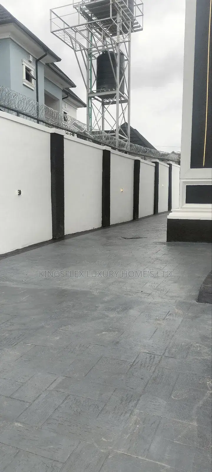 5bdrm Duplex in Dakwo District for sale in Dakwo District
