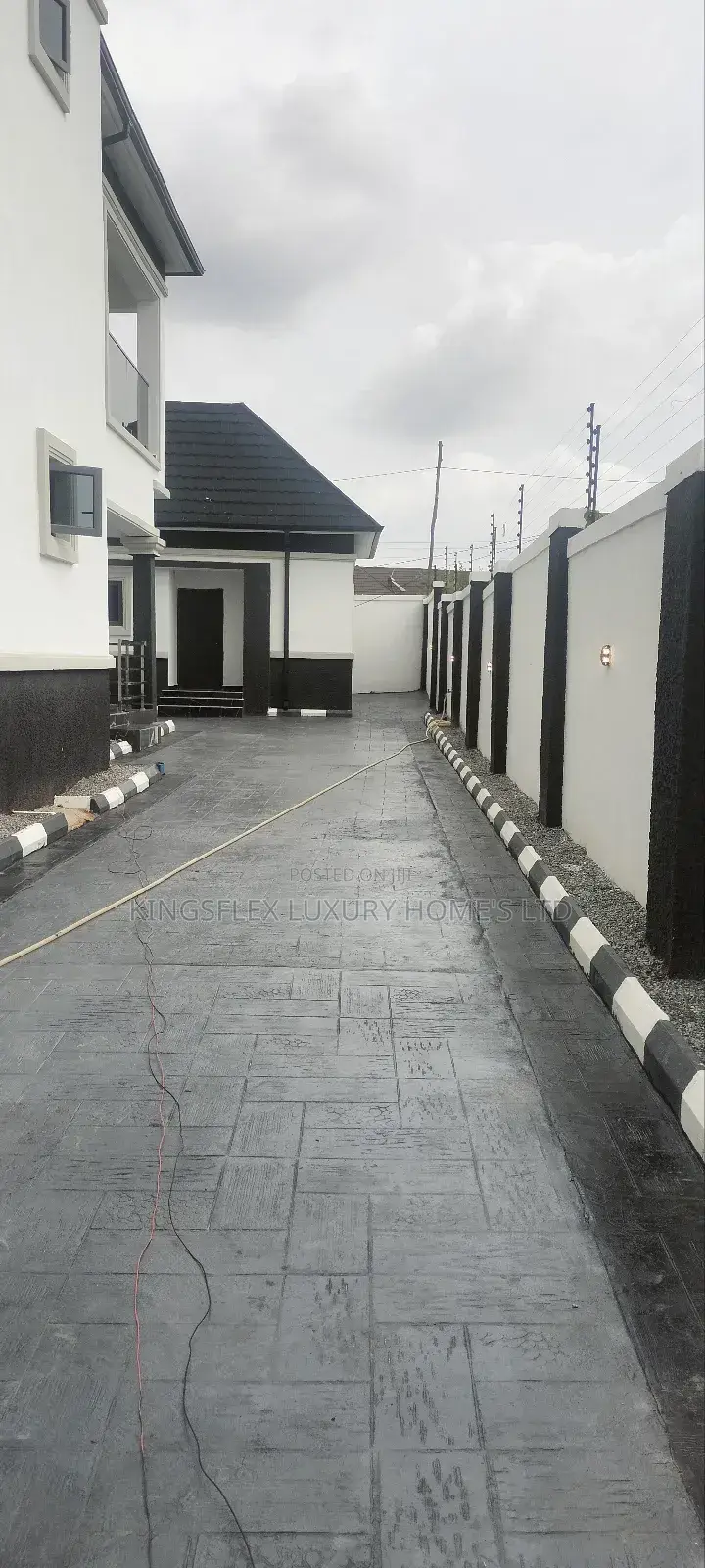 5bdrm Duplex in Dakwo District for sale in Dakwo District