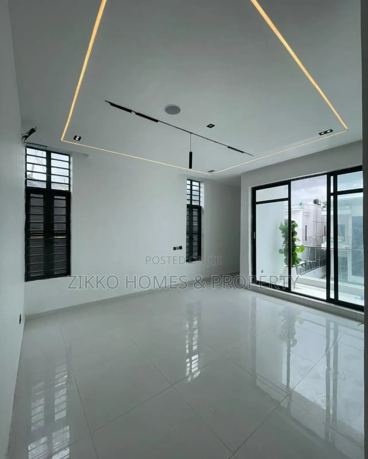5bdrm Duplex in Chevron Drive, Lekki for sale in Lekki