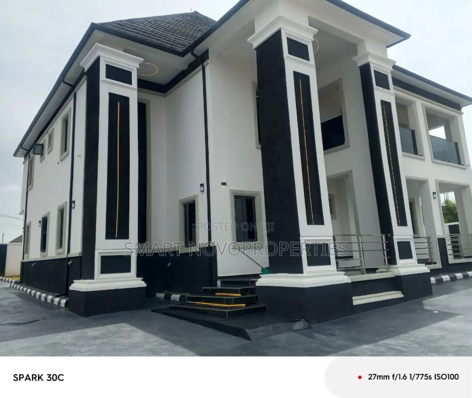 5bdrm Duplex in Dakwo District for sale in Dakwo District