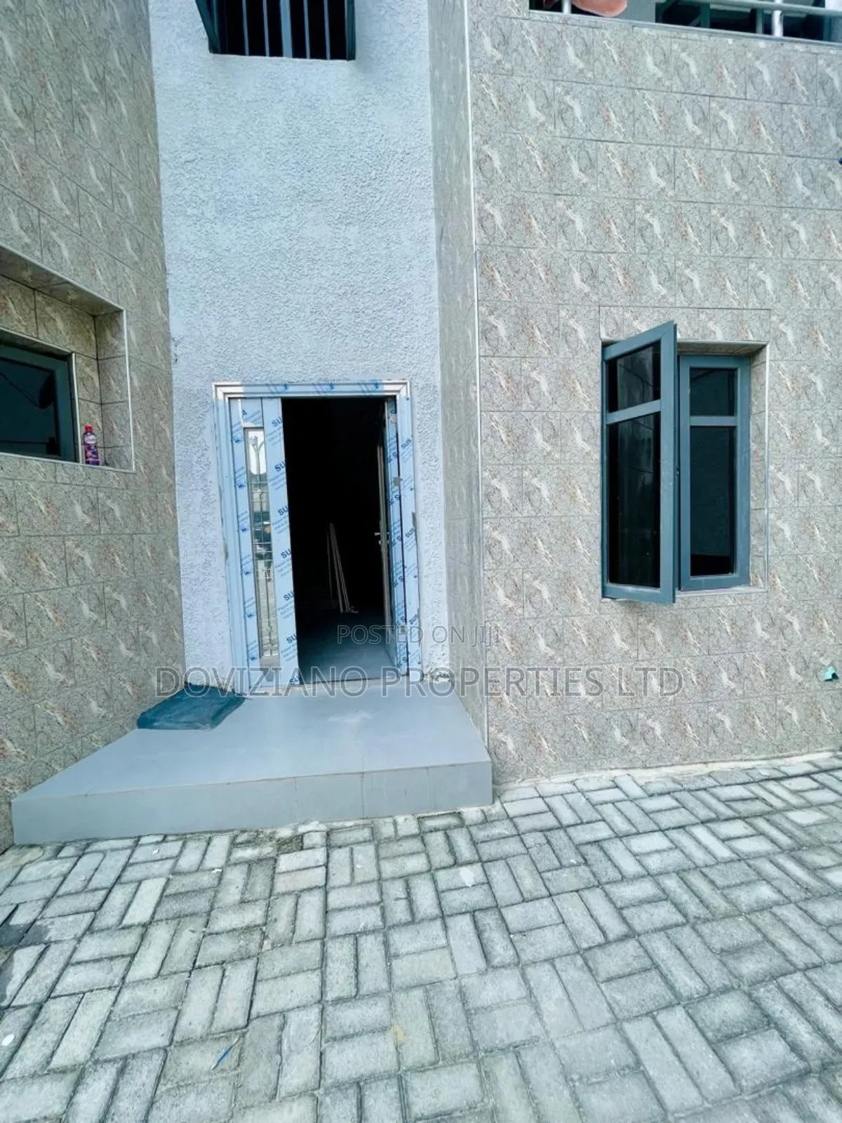2bdrm Apartment in Osapa london for rent in Osapa london