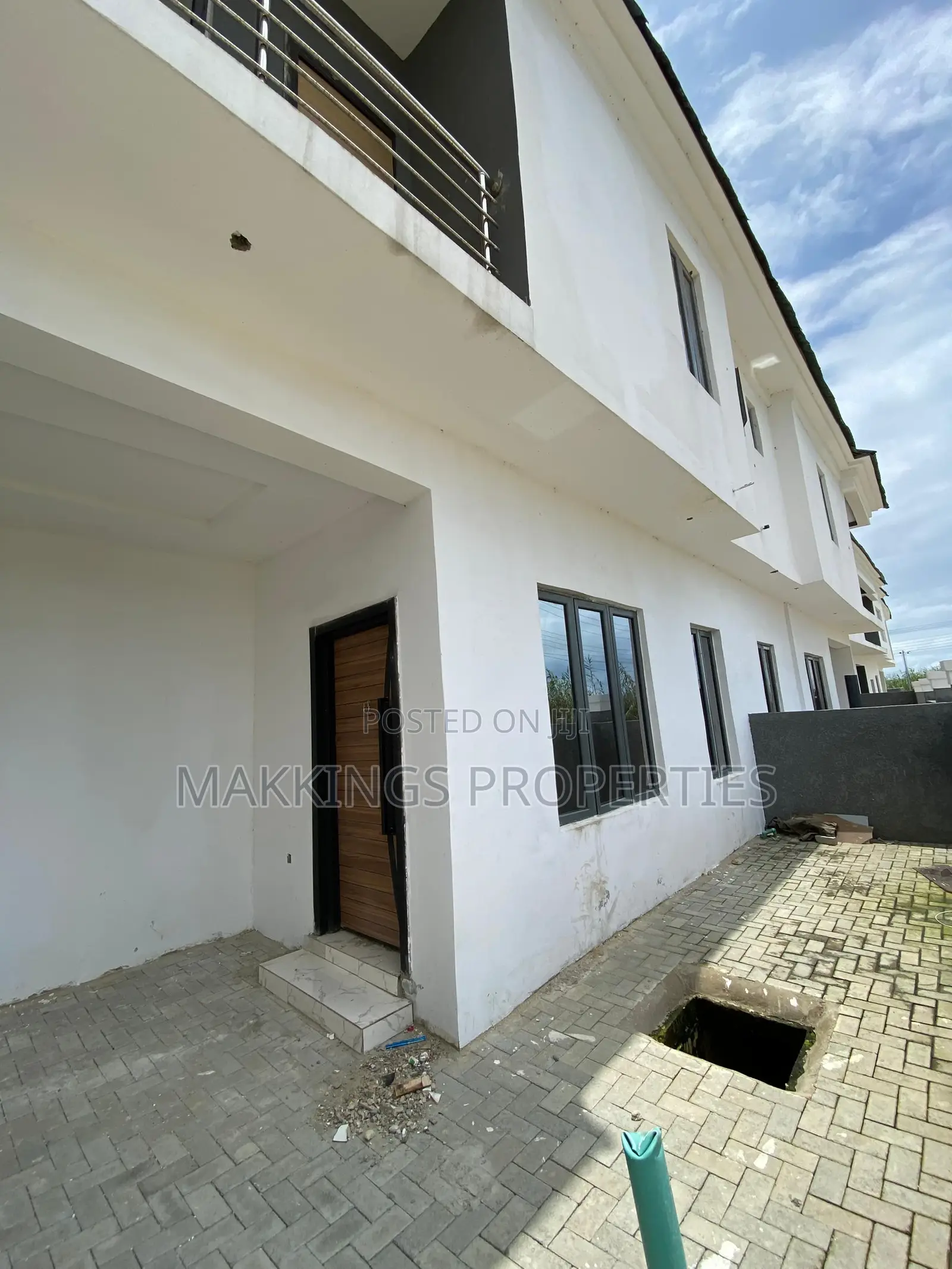 4bdrm Apartment in Ikota for rent in Ikota