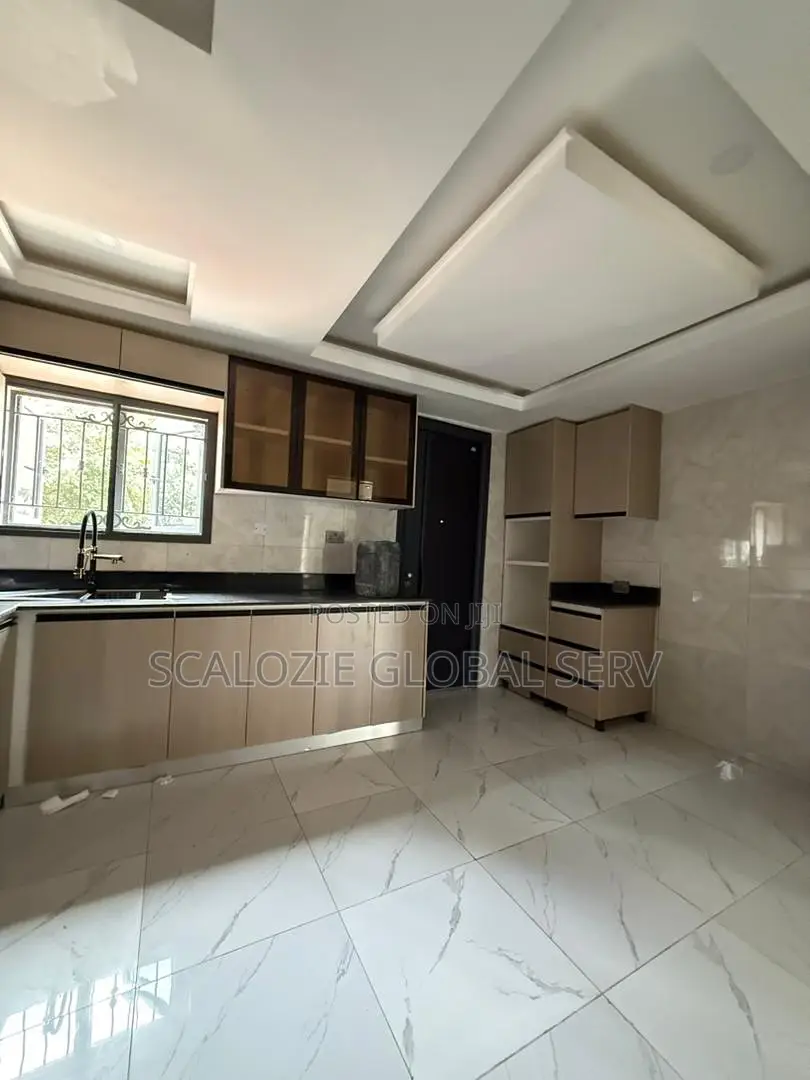 4bdrm Duplex in Peter Odili Road for sale in Port-Harcourt