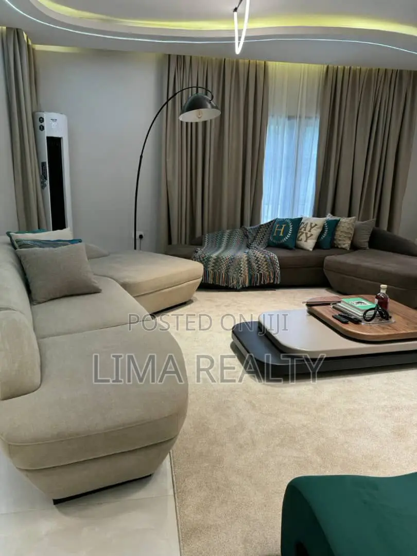 Luxury Unit of 3 Bedrooms in Jahi
