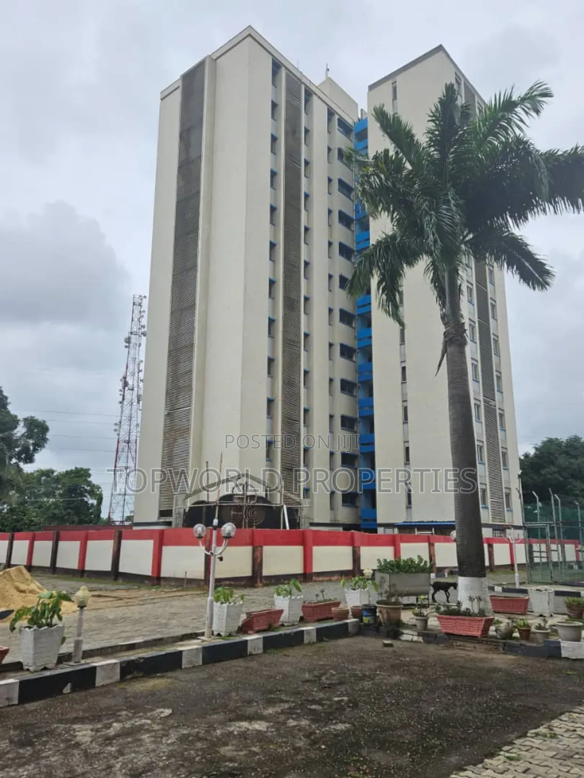 Furnished 2bdrm Block of Flats in Surulere for sale in Surulere