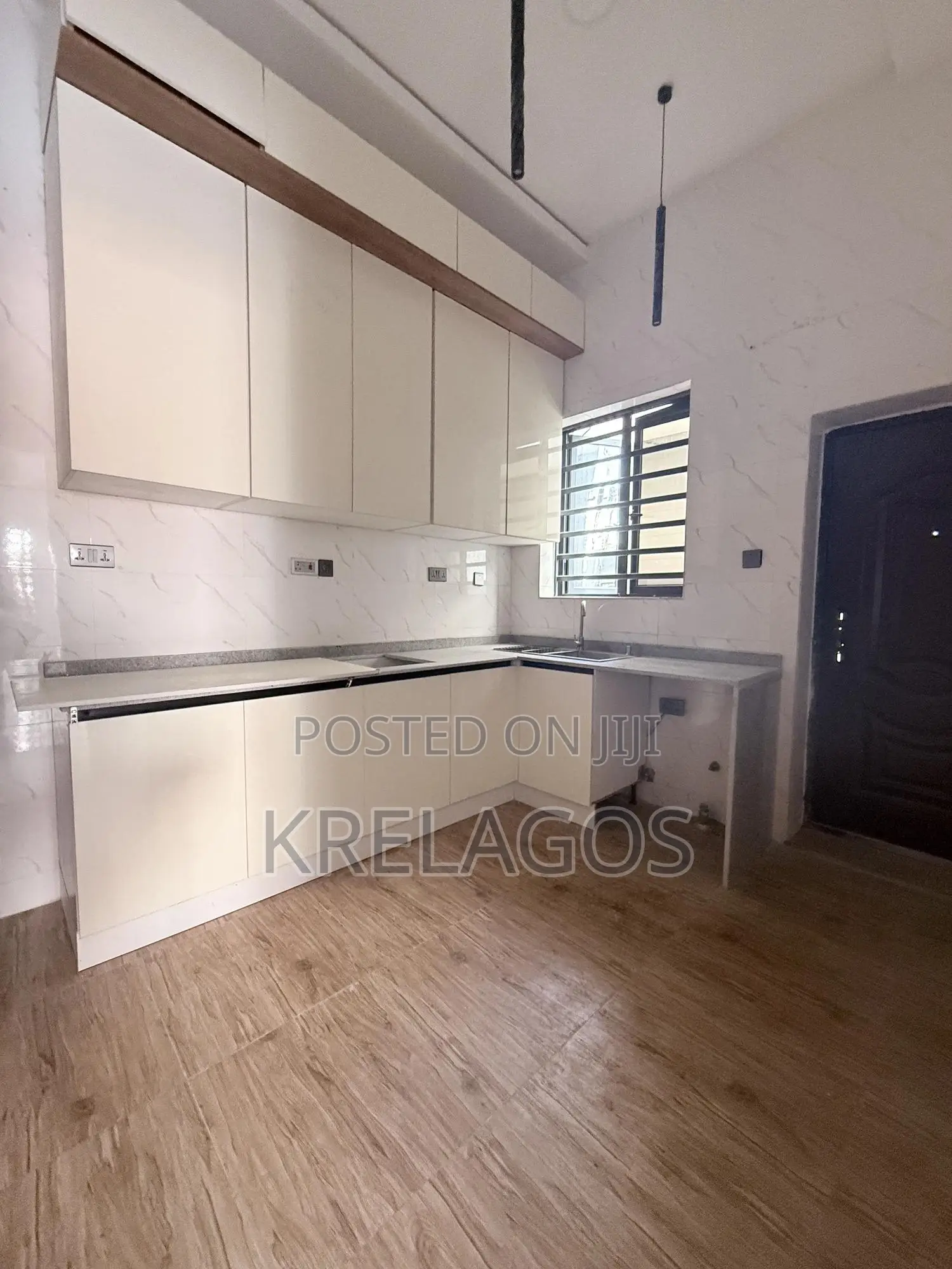 4bdrm Duplex in Ologolo for sale in Ologolo