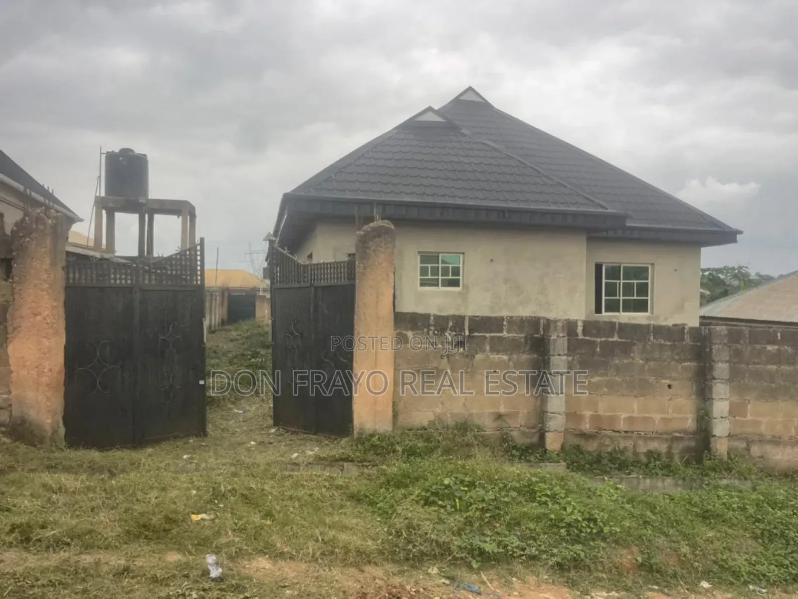 6bdrm Block of Flats in Awotan / Apete, Ibadan for sale in Ibadan