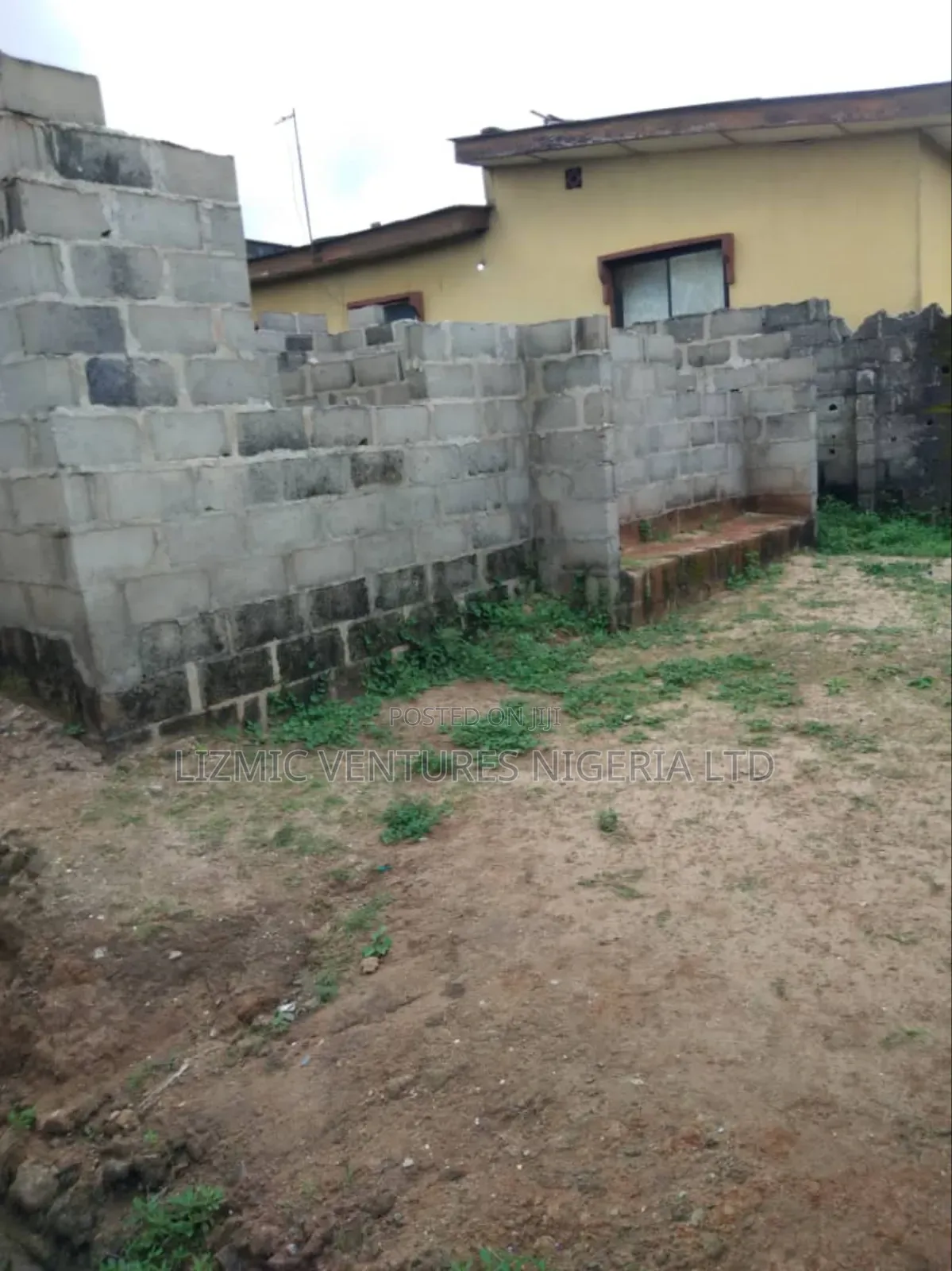 3bdrm Bungalow in Agric Road, Igando / Ikotun/Igando for sale in Igando / Ikotun/Igando