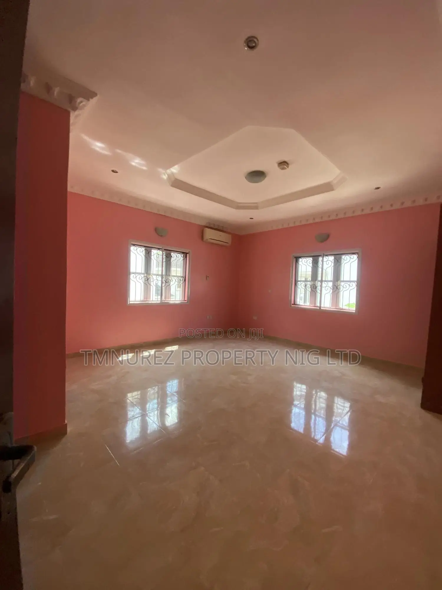 5bdrm Duplex in Chevron for rent in Chevron