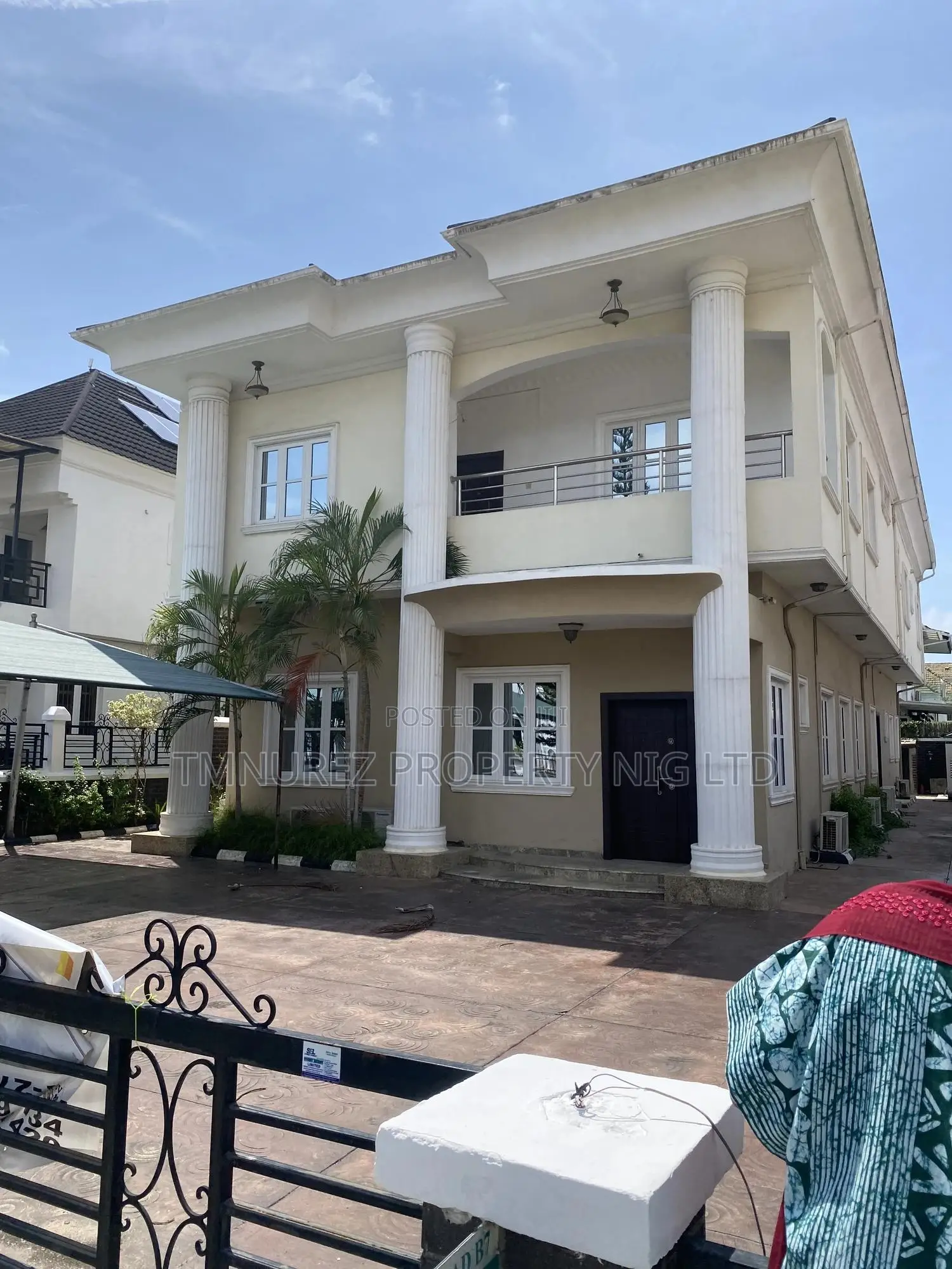 5bdrm Duplex in Chevron for rent in Chevron