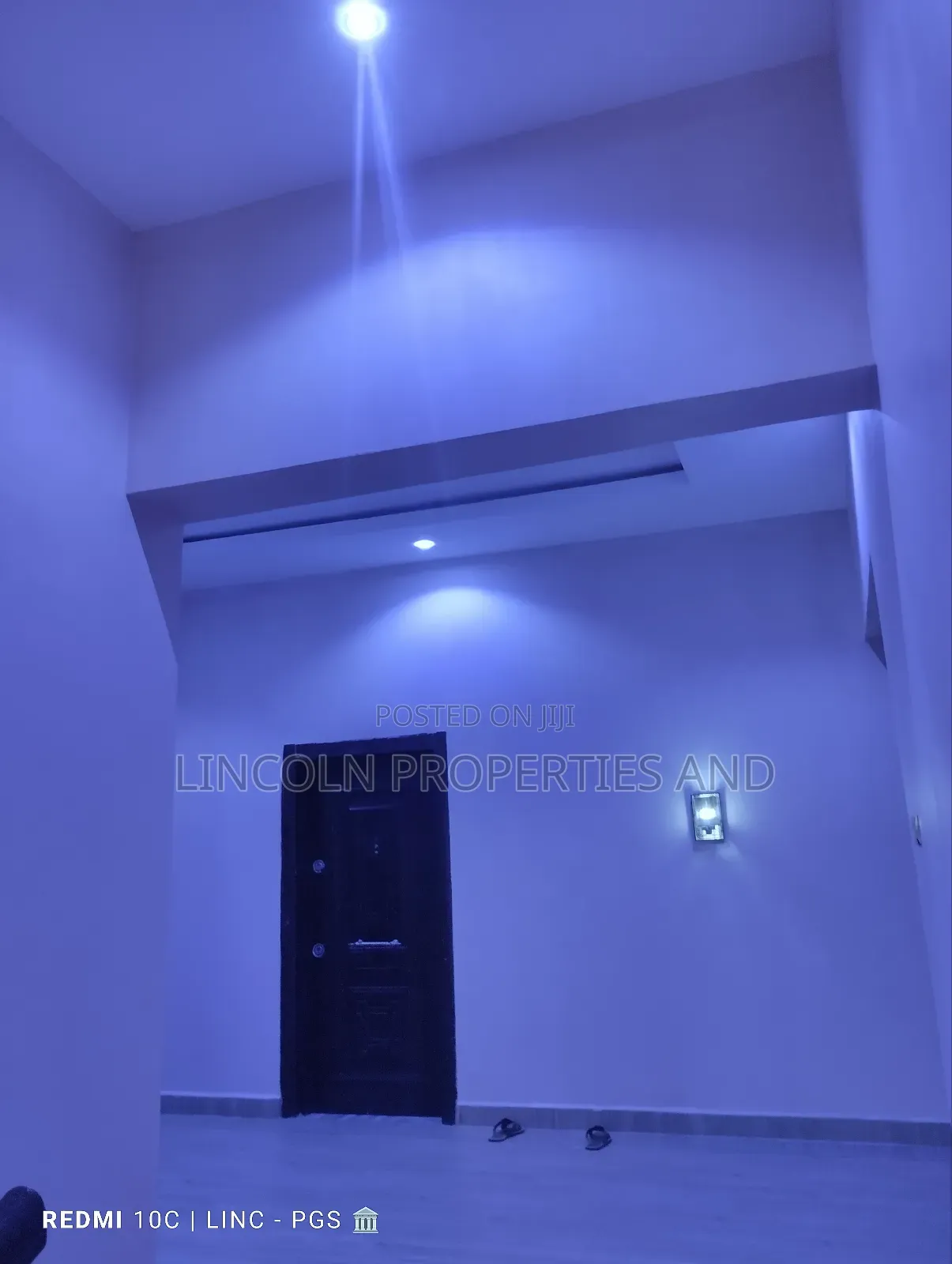6bdrm Duplex in Stadium Road, Uyo for sale in Uyo