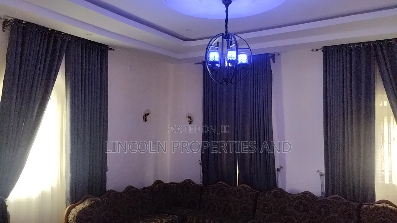 6bdrm Duplex in Stadium Road, Uyo for sale in Uyo