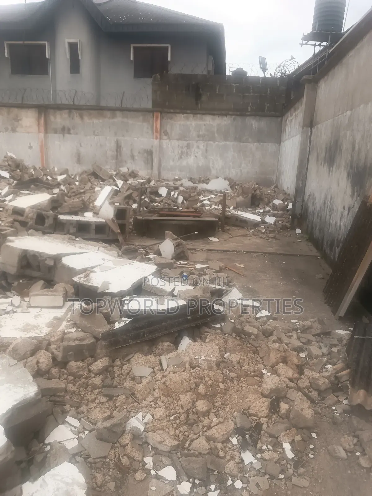 Half Plot of Dried Land in Beckley Estate in New Oko Oba