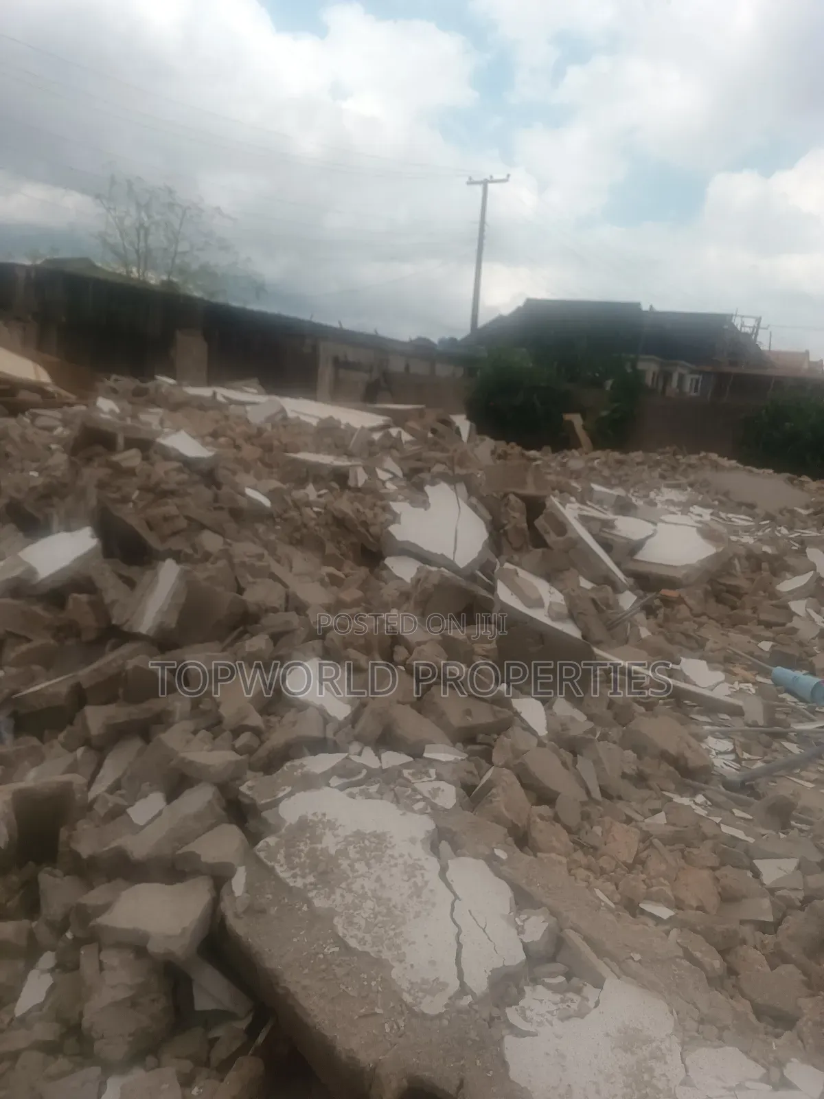 Half Plot of Dried Land in Beckley Estate in New Oko Oba