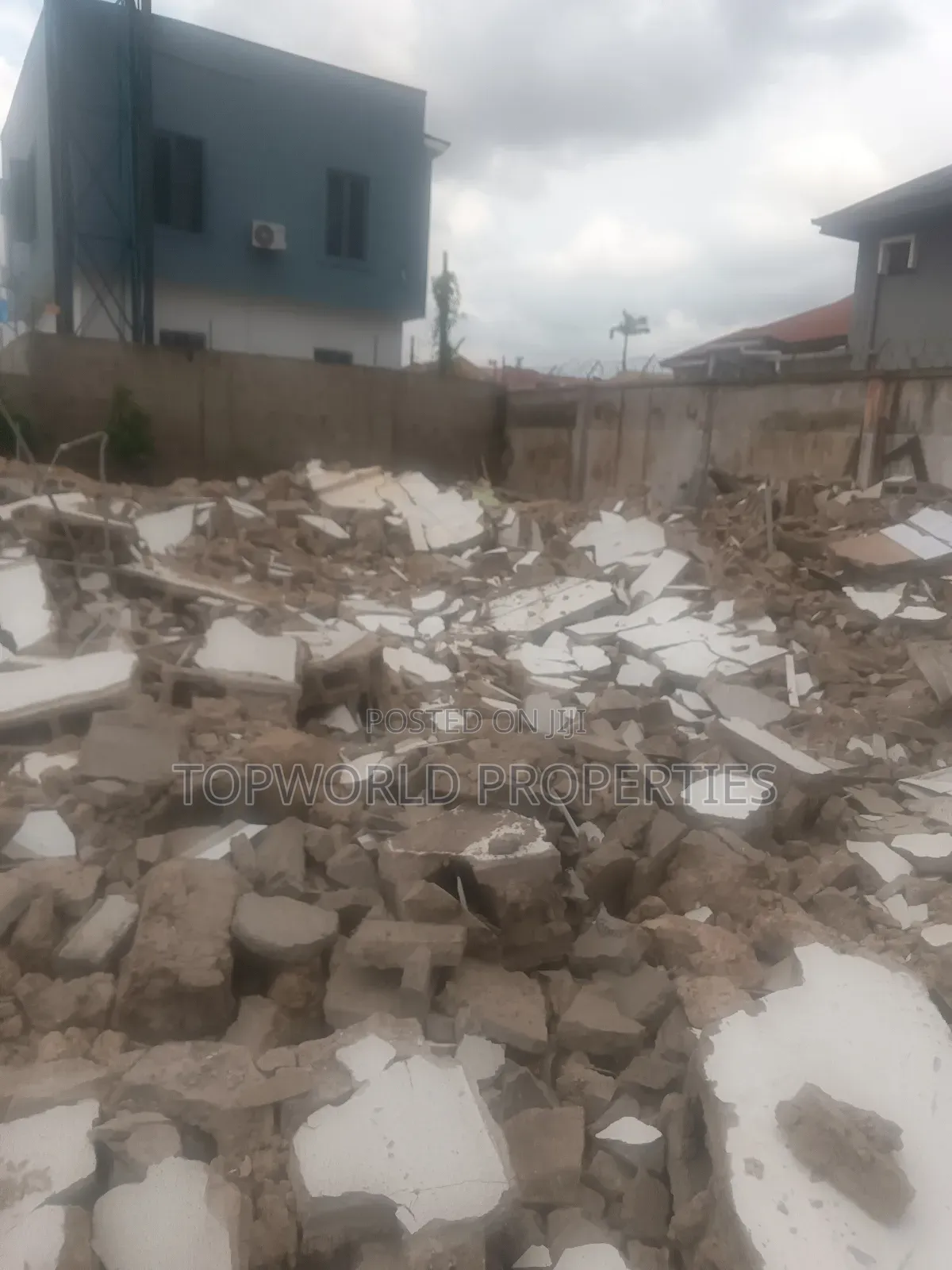 Half Plot of Dried Land in Beckley Estate in New Oko Oba