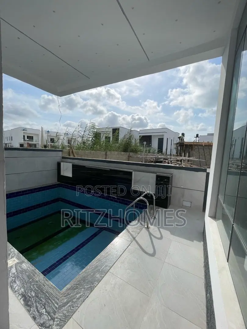 5bdrm Duplex in Off Lekki-Epe Expressway for sale in Off Lekki-Epe Expressway