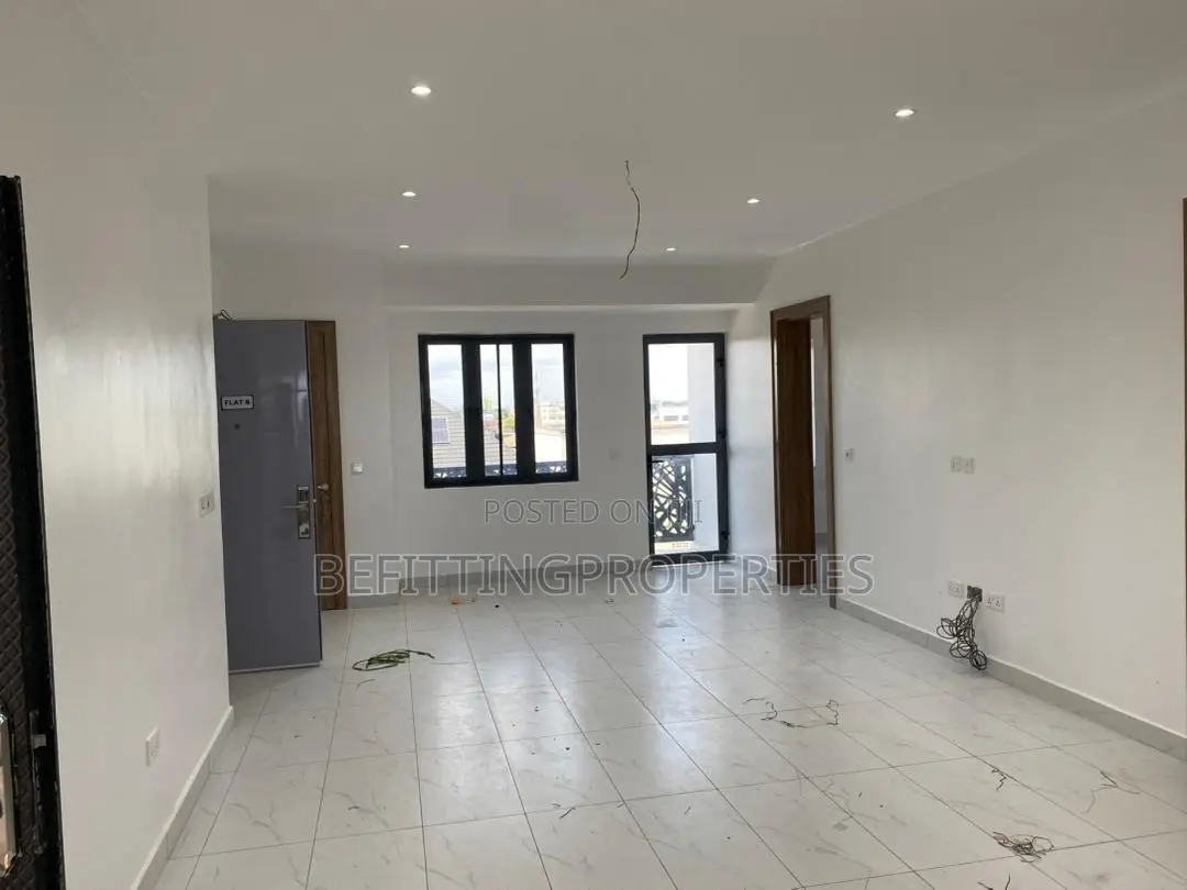 3bdrm Block of Flats in Yaba for sale in Yaba