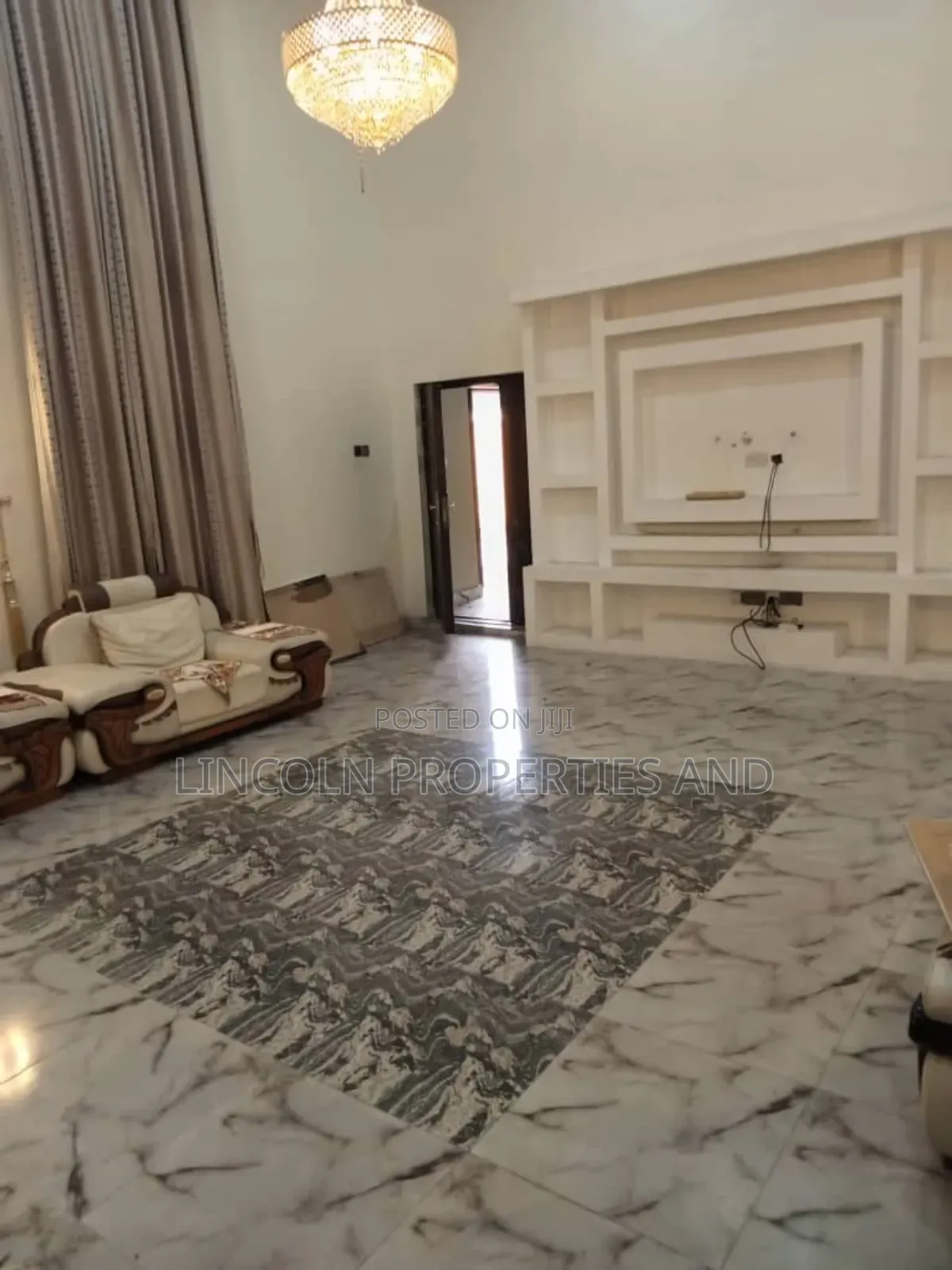 6bdrm Duplex in Idoro By Pepsi, Uyo for sale in Uyo