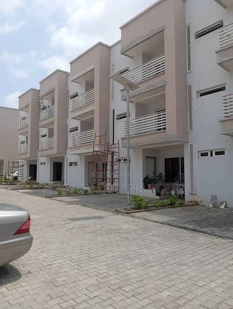4bdrm Townhouse / Terrace in Utako for rent in Utako