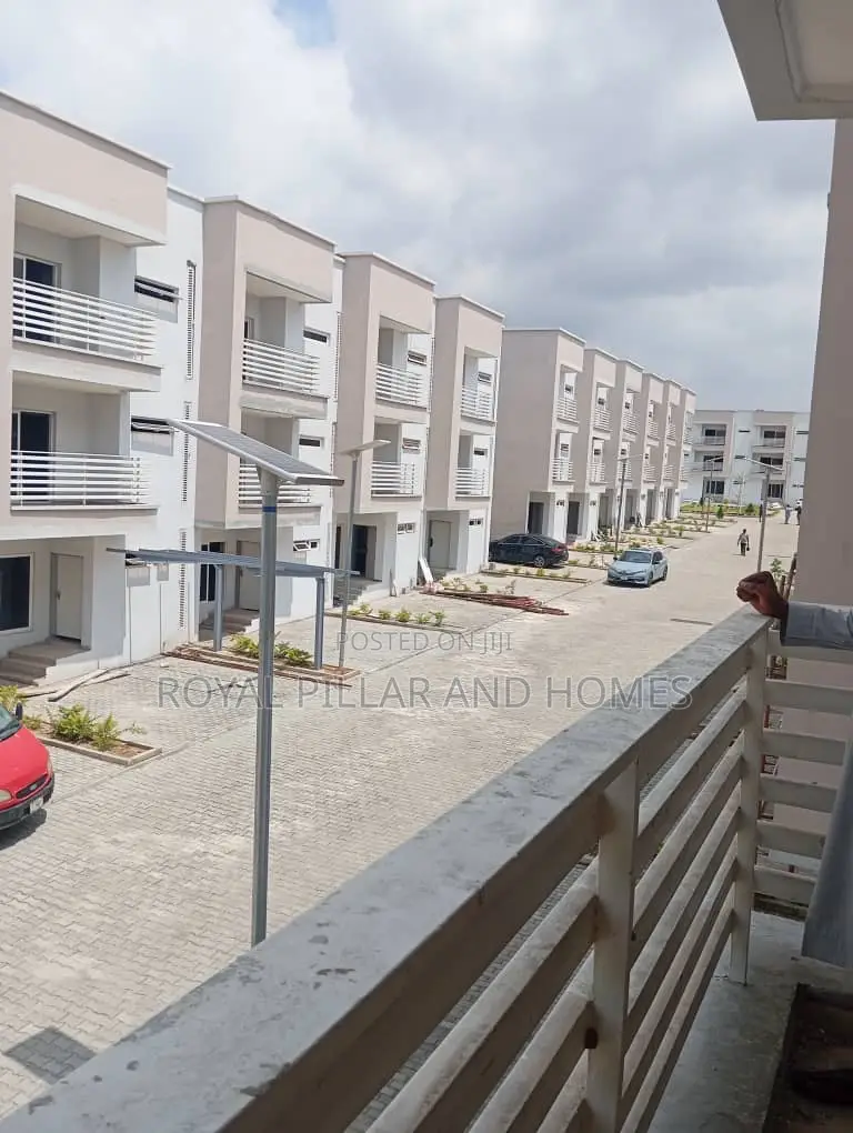 4bdrm Townhouse / Terrace in Utako for rent in Utako