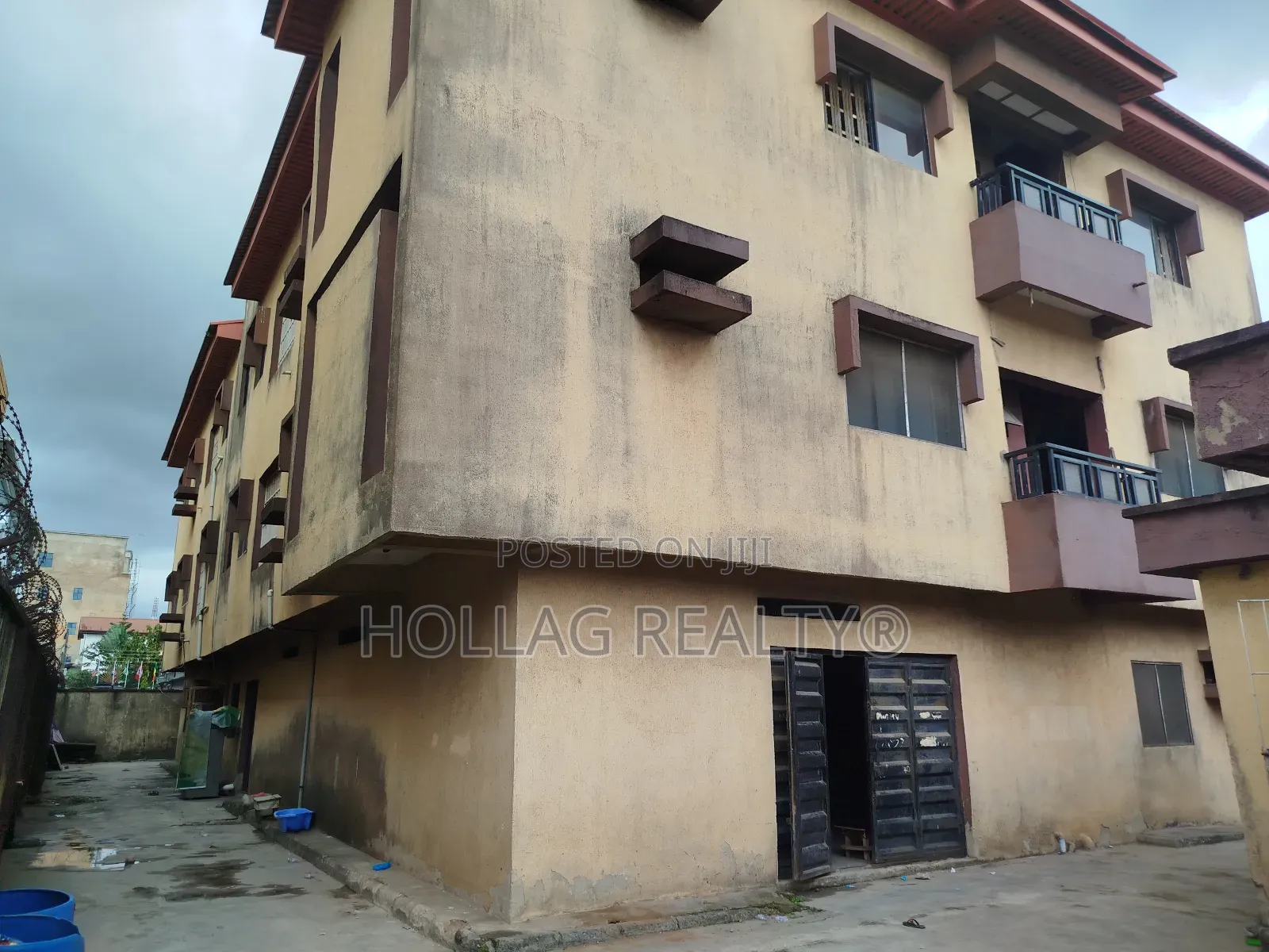 3bdrm Block of Flats in Ago Palace for sale in Ago Palace