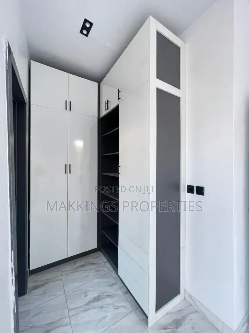 4bdrm Duplex in Ikota for rent in Ikota
