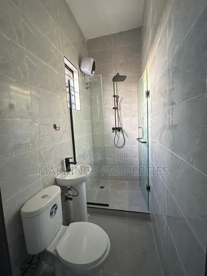 4bdrm Duplex in Ikota for rent in Ikota