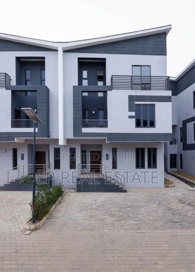 4bdrm Duplex in Kado for sale in Kado