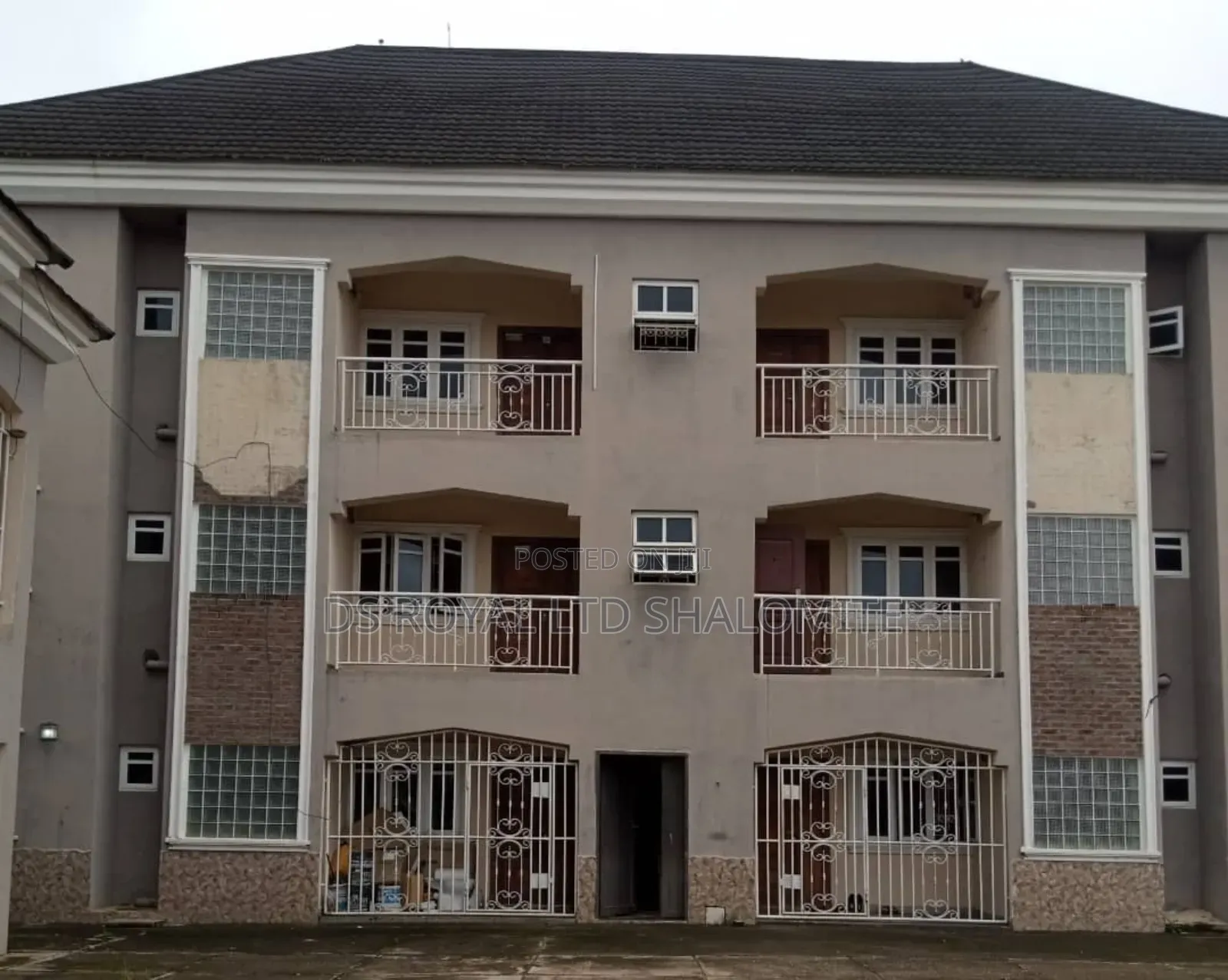 3bdrm Block of Flats in Benin City for sale in Benin City