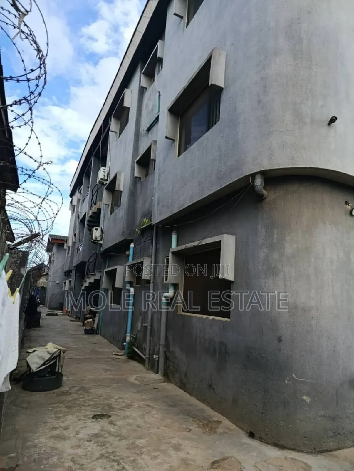 Furnished 3bdrm Block of Flats in Governor'S Road, Obafemi-Owode in Obafemi-Owode