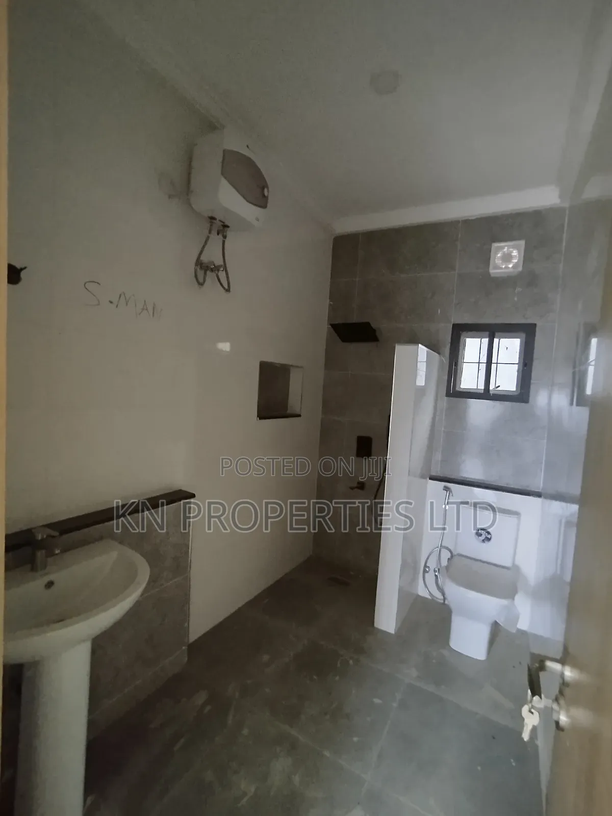 4bdrm Townhouse / Terrace in Gusape Main, Guzape District for rent in Guzape District