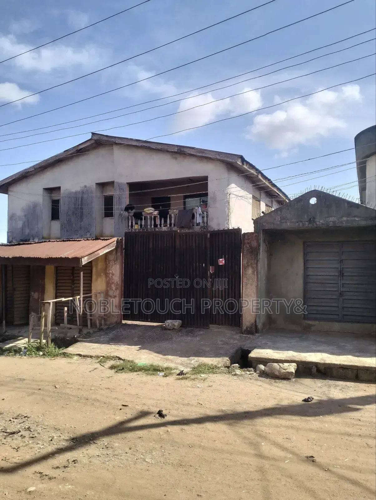 3bdrm Block of Flats in Governor'S Road, Iseri Olofin for sale in Iseri Olofin